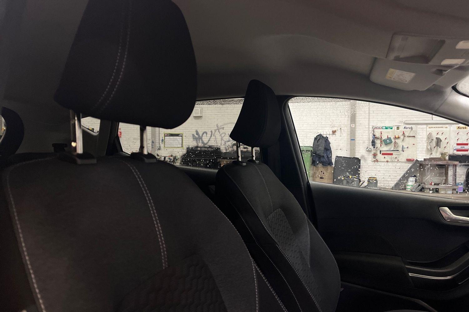 Ford FIESTA Photo 16