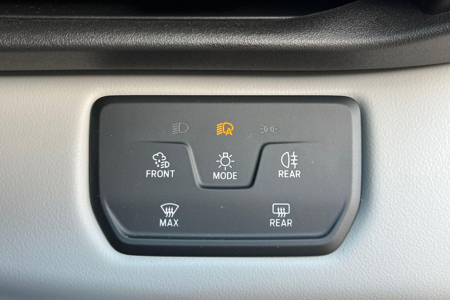 Ford Explorer Photo 29