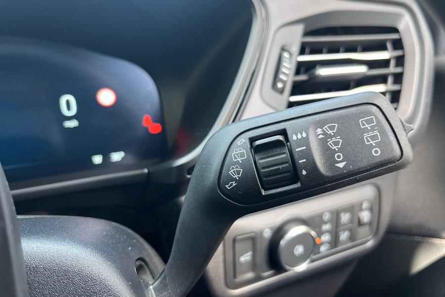 Ford KUGA Photo autoimg-33dccbdc898fd69a34957def52b60b24db64059d.jpg