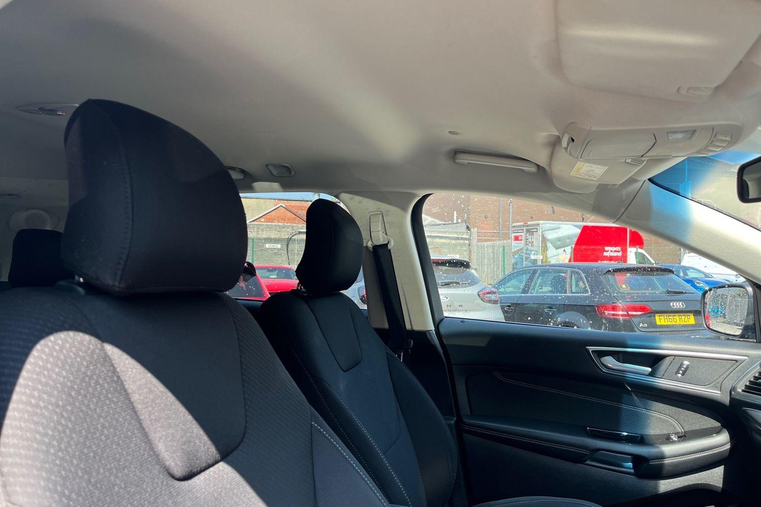 Ford EDGE Photo 16