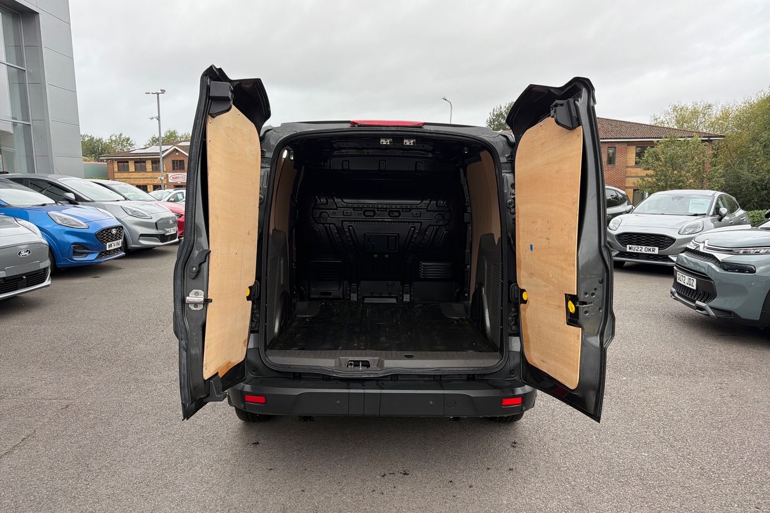 Ford TRANSIT CONNECT Photo 5