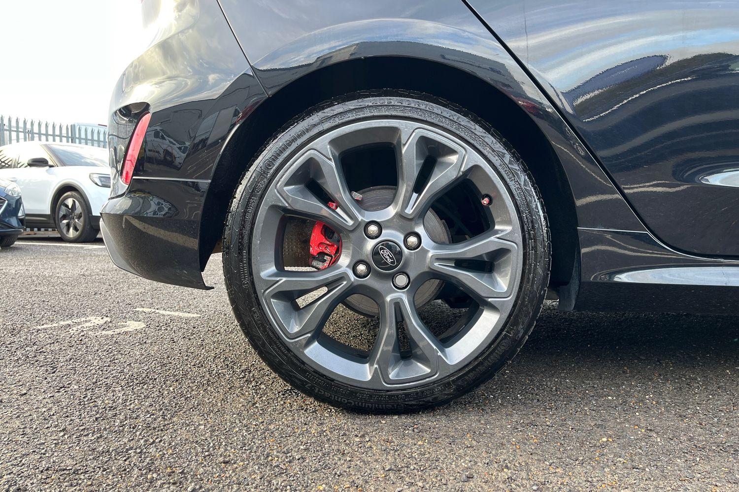 Ford FIESTA Photo 7