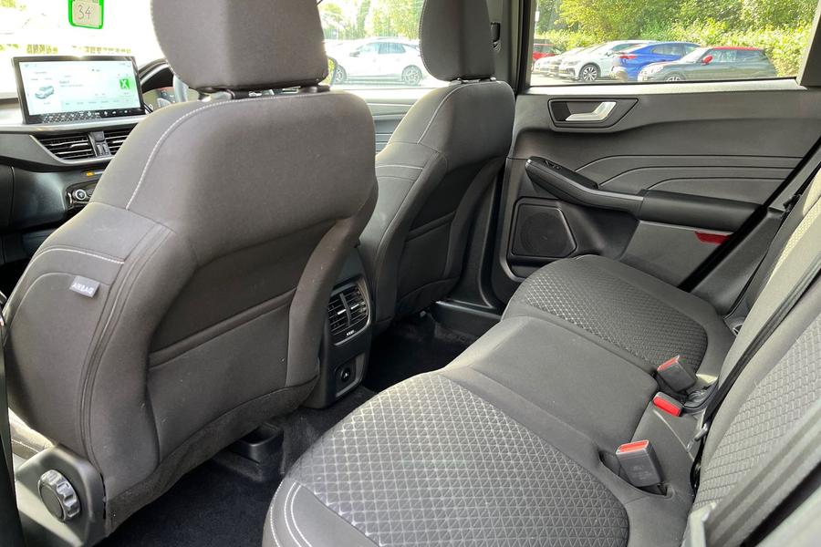 Ford KUGA Photo autoimg-33e428a61daaebe19e2e790d2a47f91452d4c871.jpg