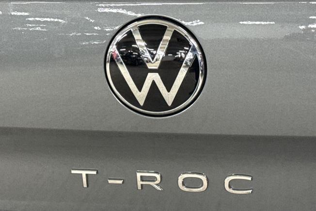 VOLKSWAGEN T-Roc Photo 27