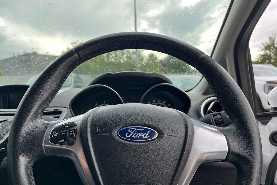 Ford FIESTA Photo autoimg-33e7e7dc9cb5eb47a033b154aedfd1c2086ae07a.jpg