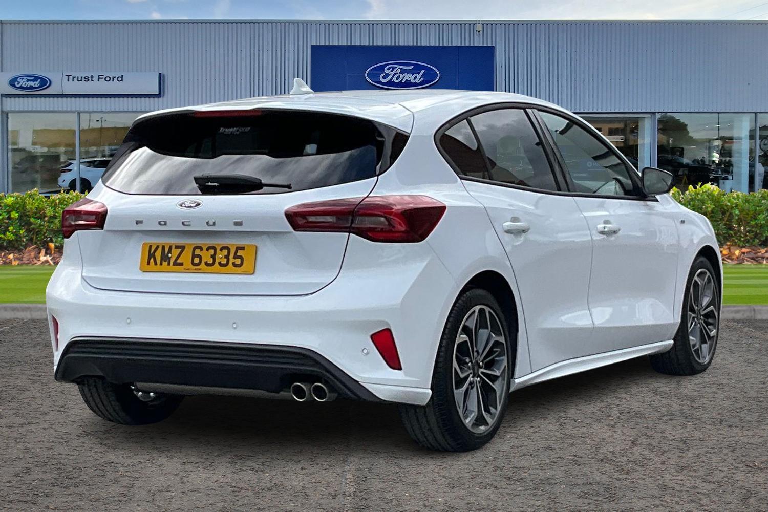 Ford Focus Photo 3