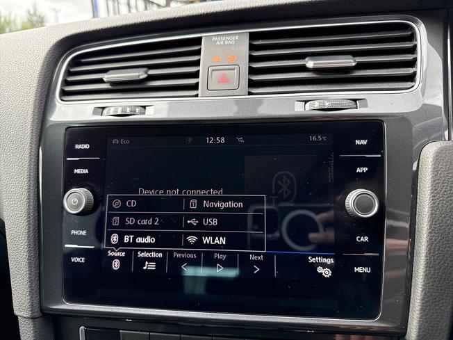 Volkswagen Golf Photo 35