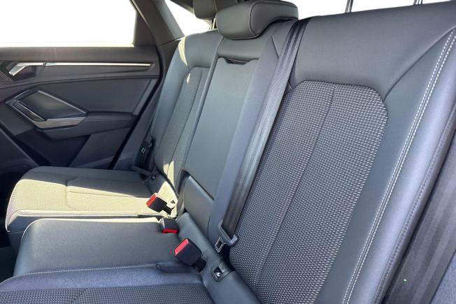 Audi Q3 Photo 9