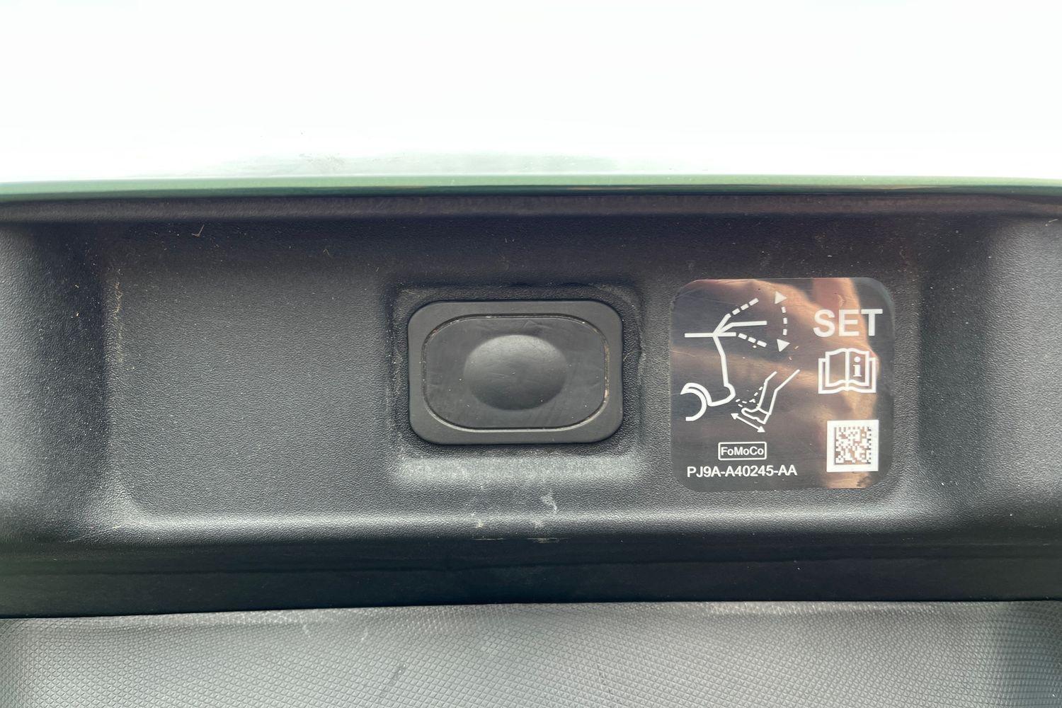 Ford Mustang Mach-E Photo 21