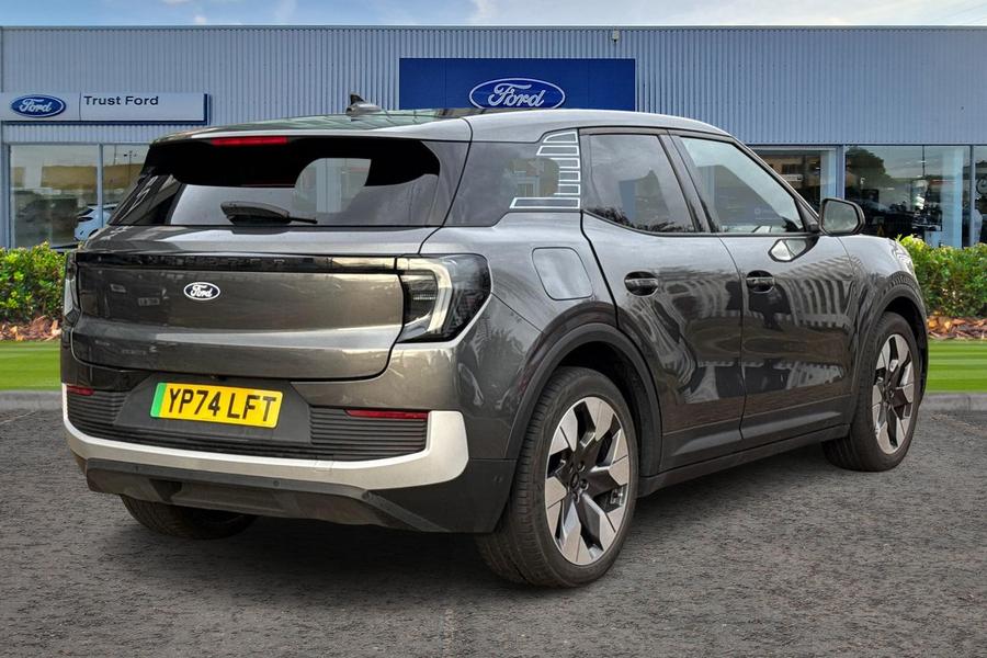 Ford Explorer Photo autoimg-33f02d96a9bb29166a261386e6da5d34d98f4f0d.jpg