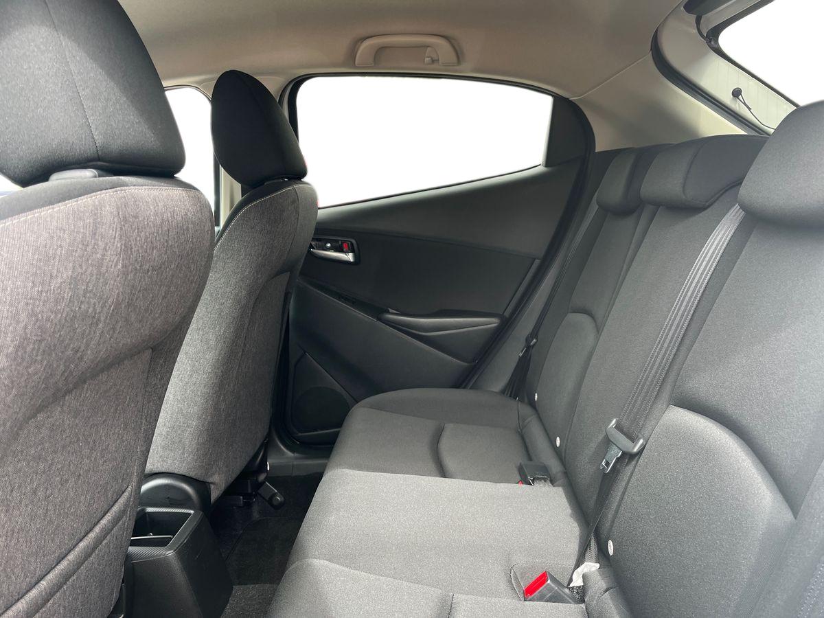 Mazda Mazda2 Photo 3