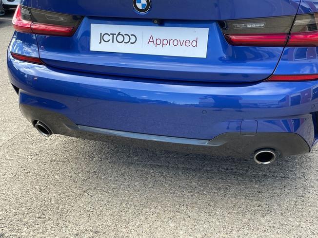 BMW 3 Series Photo 26