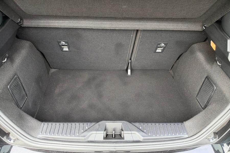 Ford FIESTA Photo autoimg-3404b27ed5318084167b36f490ffa908eb358e9a.jpg