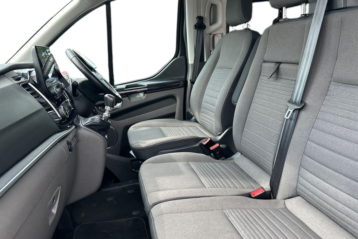 Ford TOURNEO CUSTOM Photo 10