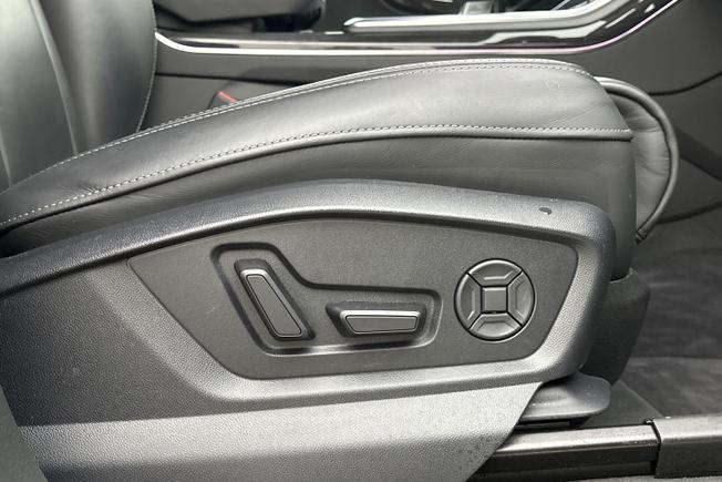 Audi Q8 Photo 24
