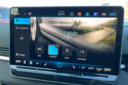 Volkswagen T-roc Photo autoimg-341b85ba5f1c65e2499707ba41c477f95d9452f5.jpg