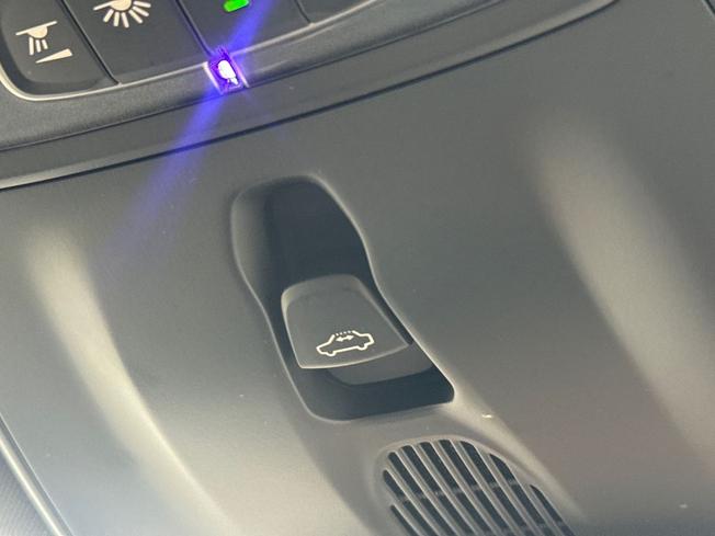 VOLVO V40 Photo 35