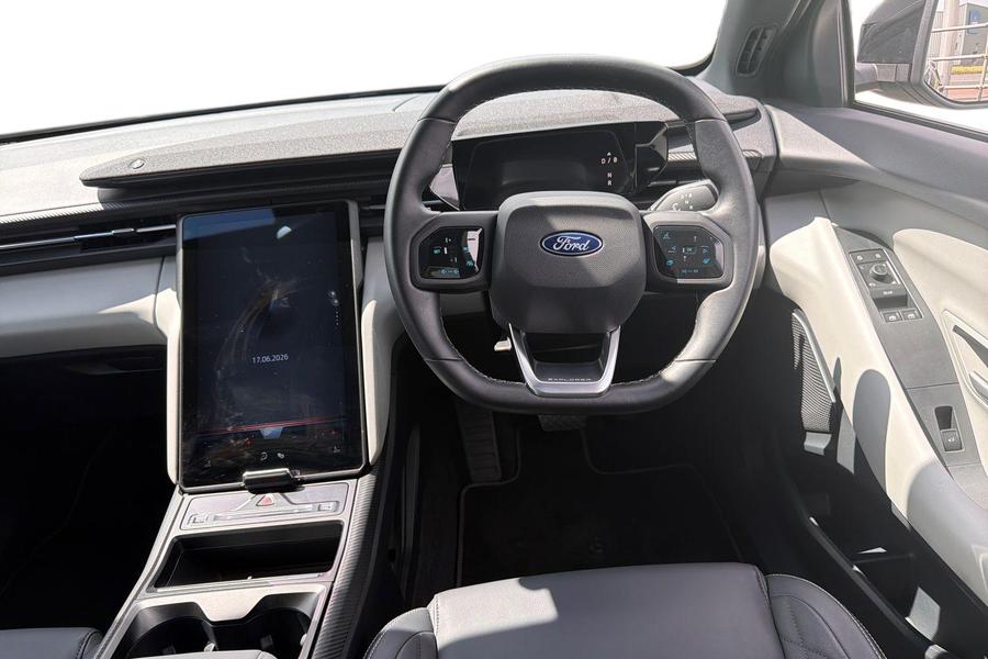 Ford Explorer Photo autoimg-341ee3bb6de8f32bfb250b7b9188019046b4ca38.jpg