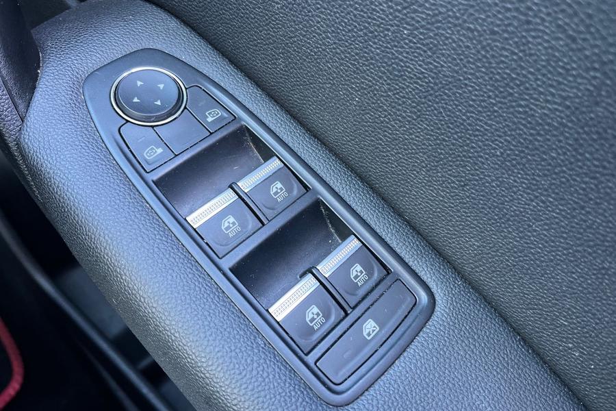 Renault CAPTUR Photo autoimg-341ff2051c091f7ca77ecf67baf0a1fbc5128c16.jpg