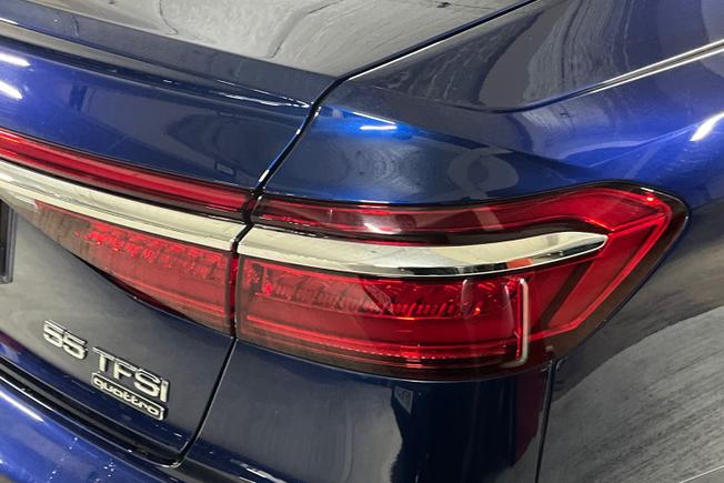 AUDI A8 Photo 18