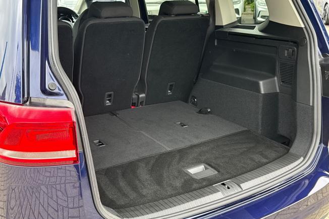 VOLKSWAGEN Touran Photo 47