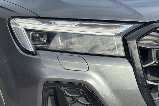 AUDI Q7 Photo 19