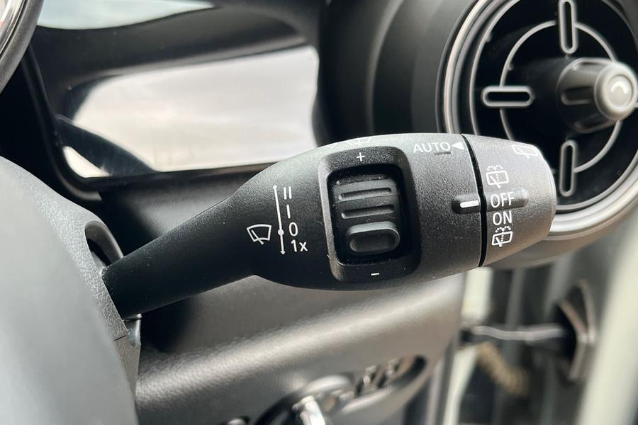 MINI HATCHBACK Photo autoimg-3428525f3d2788e331291fff5b1234edce1c394f.jpg