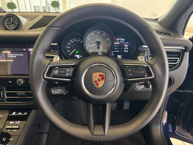 PORSCHE Macan Photo 17