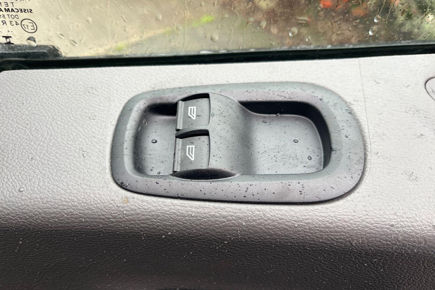 Ford E-TRANSIT Photo 21