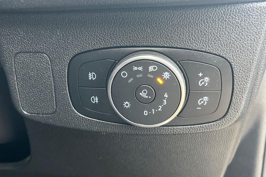 Ford FOCUS Photo autoimg-343359f0632f440e59f69a1b9821d670825f6306.jpg