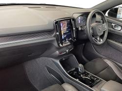 VOLVO Xc40 Photo 2
