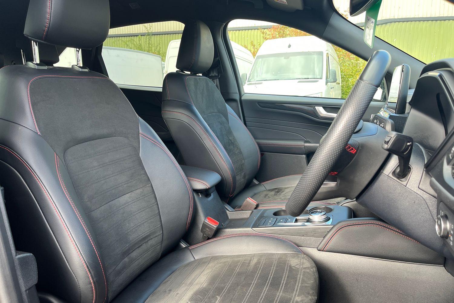 Ford KUGA Photo 16