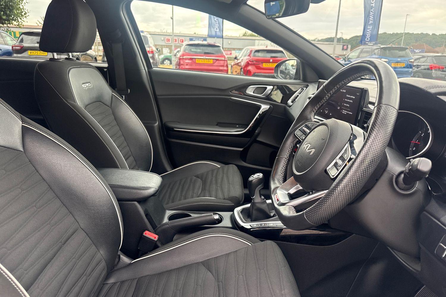 Kia CEED Photo 16