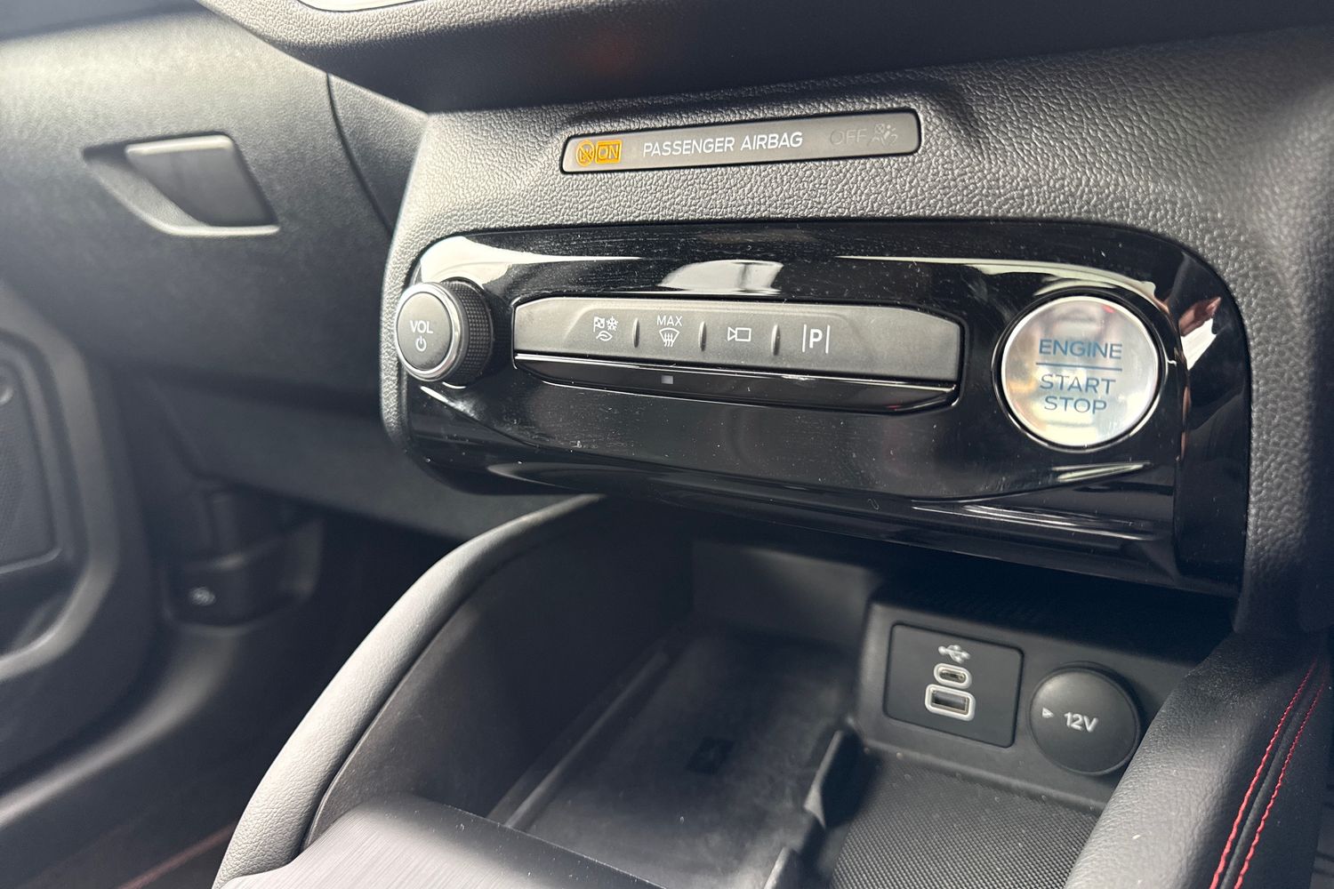 Ford KUGA Photo 31