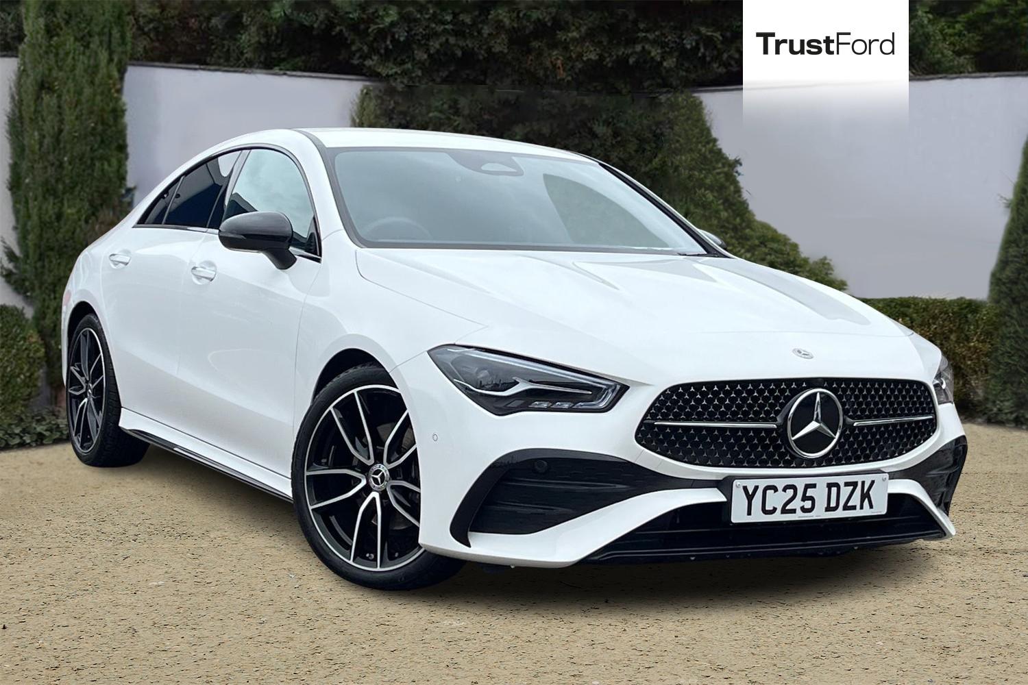 Mercedes-Benz CLA Photo 0