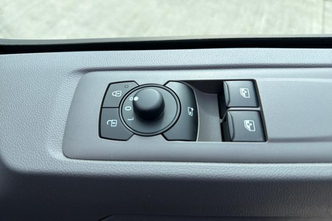 VOLKSWAGEN Transporter Photo 34