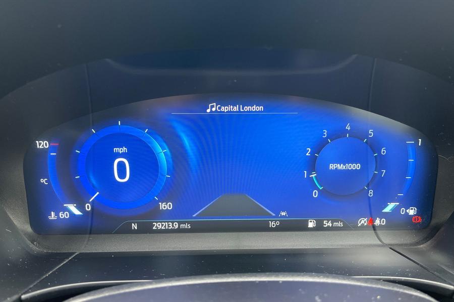 Ford KUGA Photo autoimg-3448ede91249a9c34e497487fcd7d3136bf12bf7.jpg