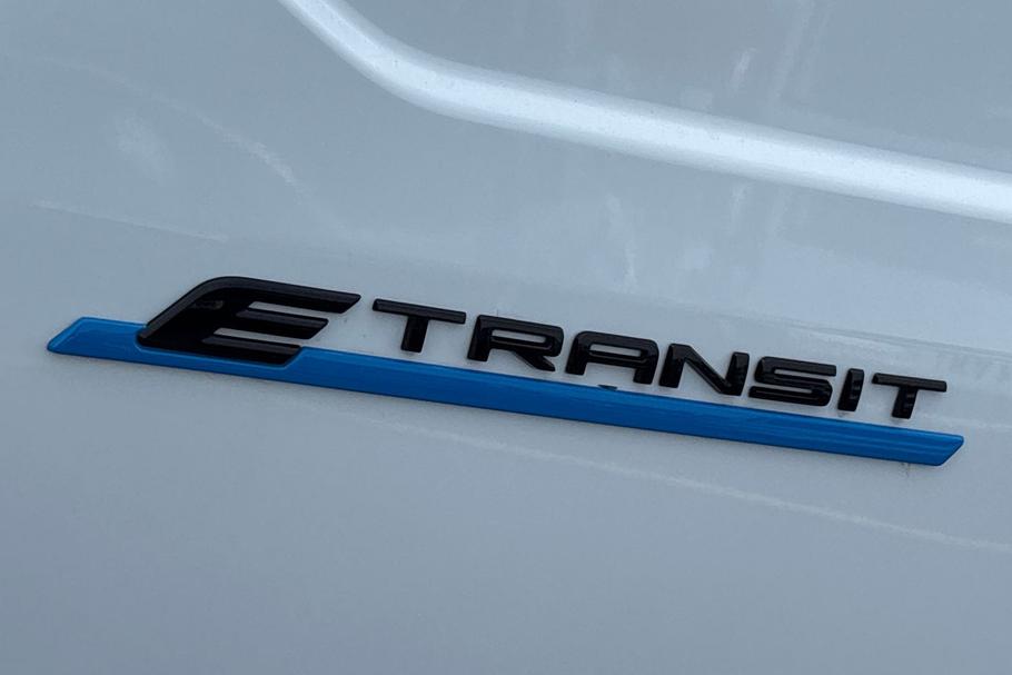 Used Ford E-TRANSIT COURIER YS26NJO 20