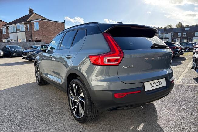 VOLVO Xc40 Photo 23