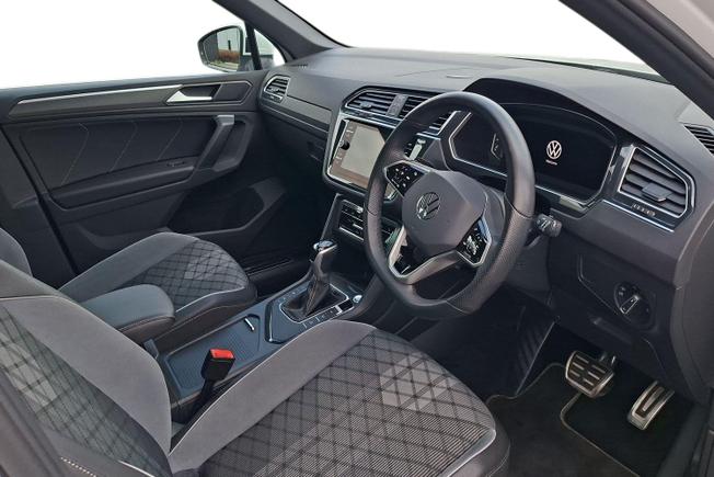 VOLKSWAGEN Tiguan Photo 6