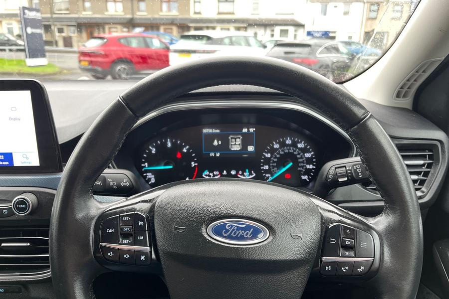 Ford FOCUS Photo autoimg-3458d3e0df62fea4fa025002fd9608681cf57688.jpg