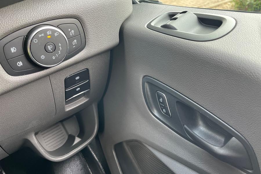 Ford TRANSIT Photo autoimg-3467cee8c37d94f49f7a219c777de05537b8621d.jpg