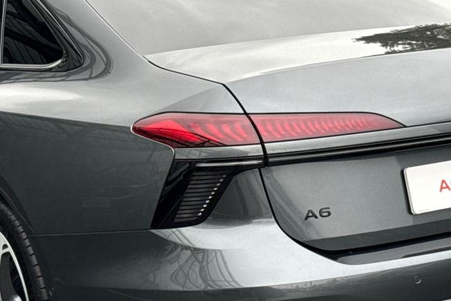 AUDI A6 Saloon Photo 23