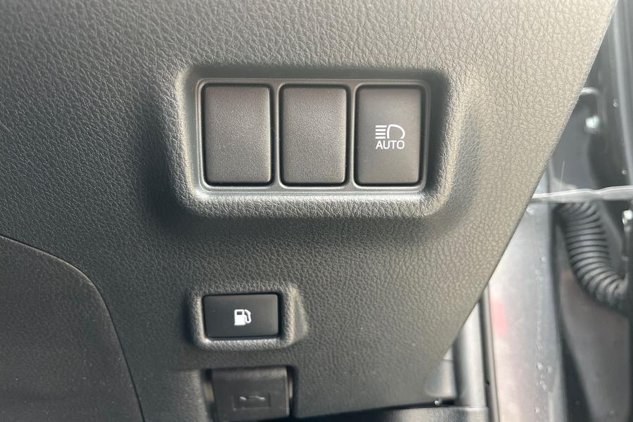 Toyota C-HR Photo autoimg-346c4a42c2d284aad90db744e951cd4294d6f39e.jpg