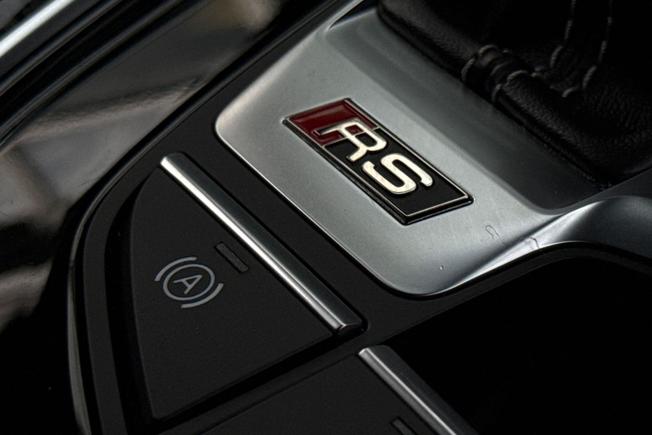 AUDI Rs4 Avant Photo 25
