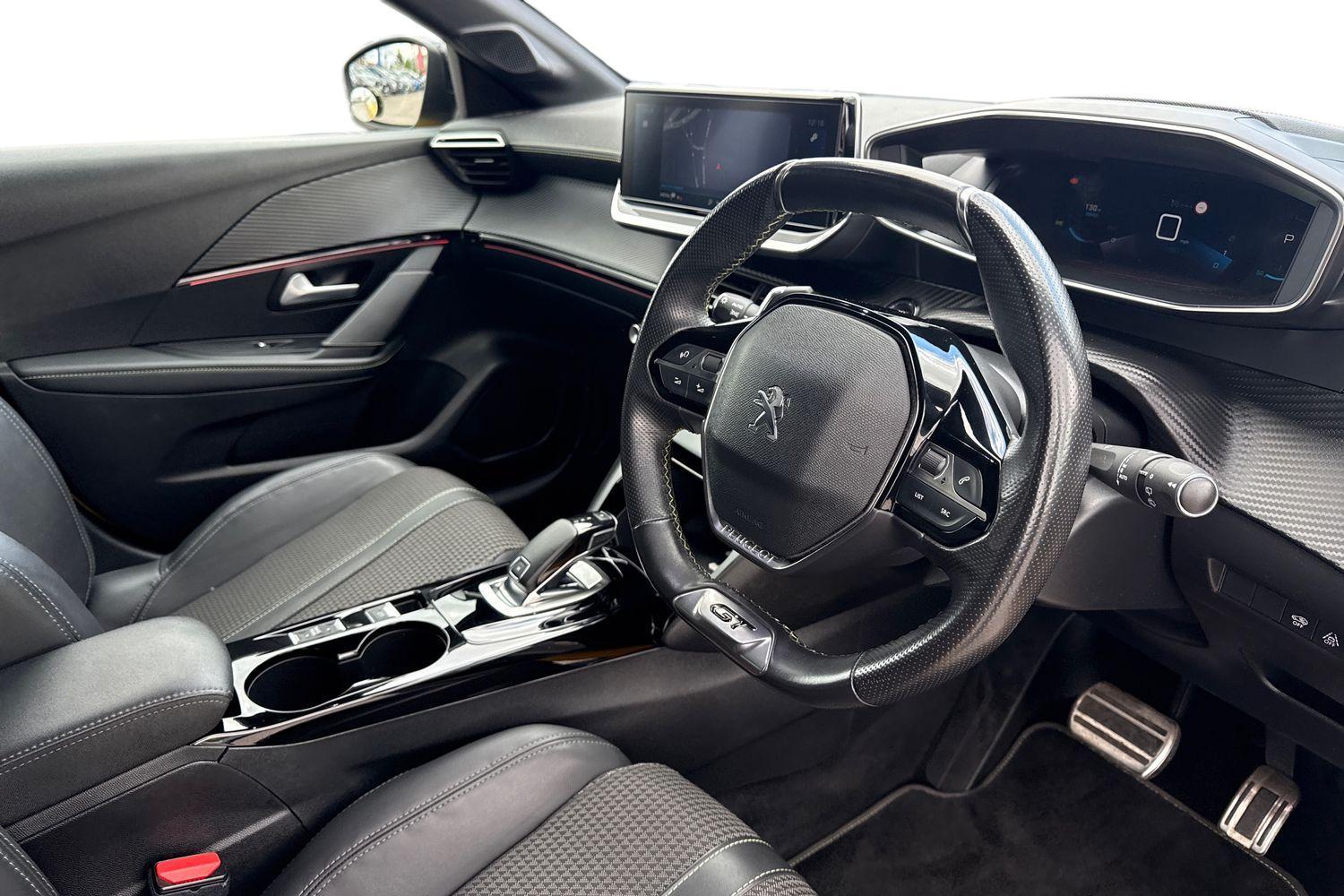 Peugeot 208 Photo 8