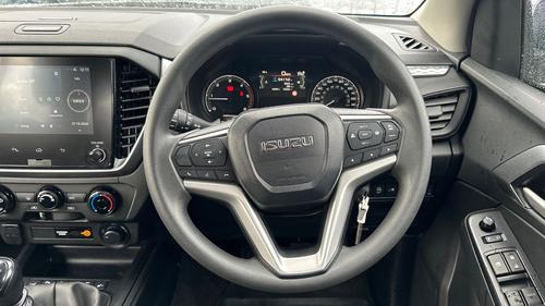 Isuzu D-MAX Photo autoimg-347c69b547fbb20d1c3506d0edf281a7556f358c.jpg