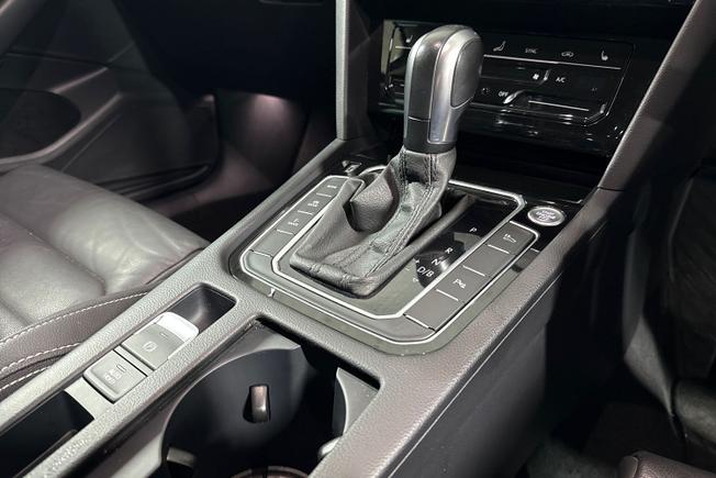 VOLKSWAGEN Passat Photo 23