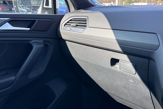 VOLKSWAGEN Tiguan Photo 28