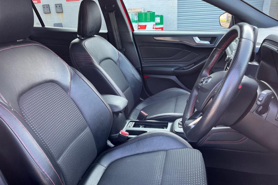 Ford FOCUS Photo autoimg-347fbbe9213e077a143afb7bbc0b8e5f35c7676c.jpg